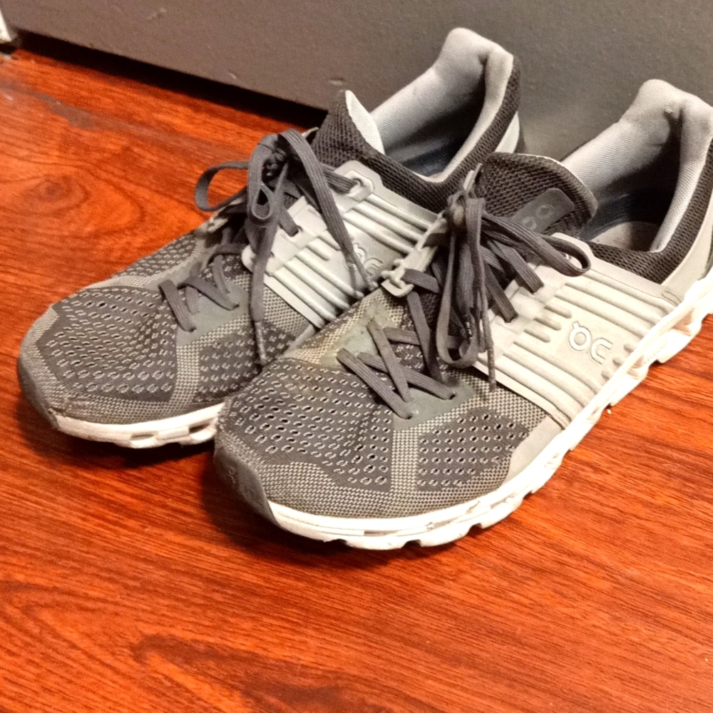 On Cloud cloudtec running shoes sneakers